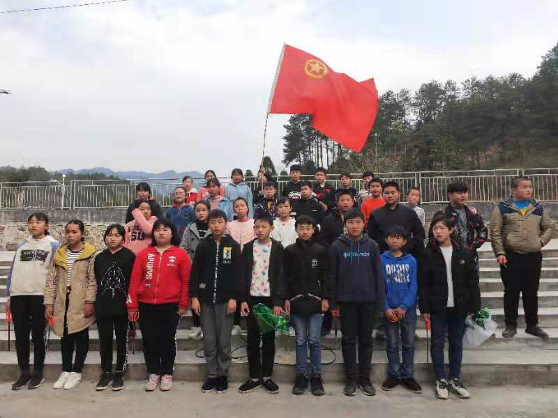 洞口县罗溪中学"学雷锋"活动周拉开帷幕